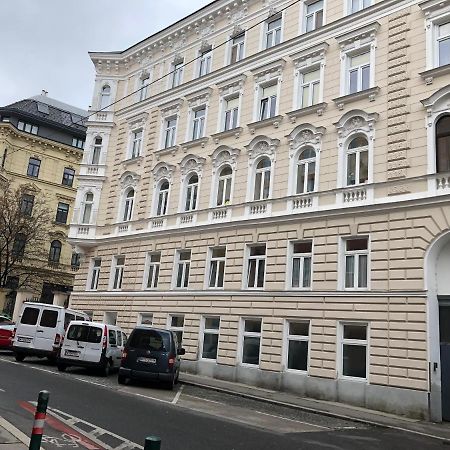 Green Apartment Вена Экстерьер фото